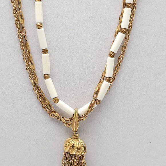 Vintage Gold White Acrylic Multi-Strand Necklace With Tassel Pendant - Picture 5 of 7